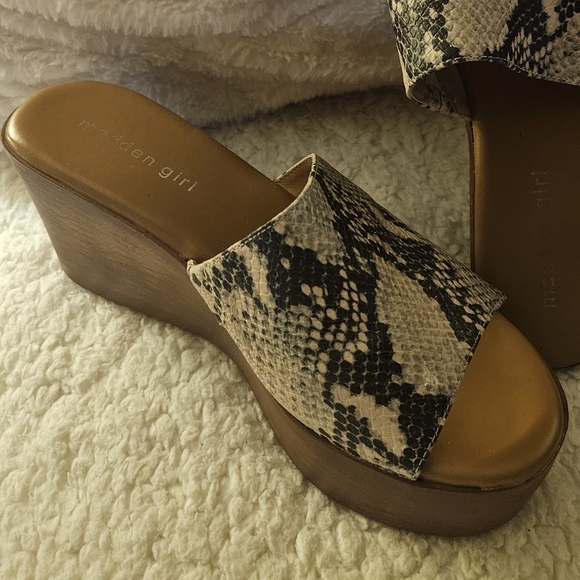 MADDEN GIRL Sexy Snakeskin Texture Print Slip On Wedged Clogs 🌼 Sz. 9 - Picture 6 of 8
